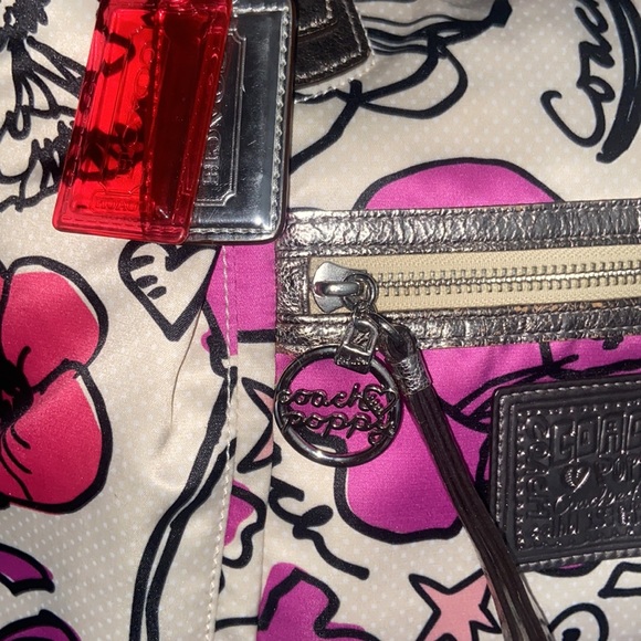 COPY - 👛COACH TOTE & Wristlet 👛 - Picture 13 of 16